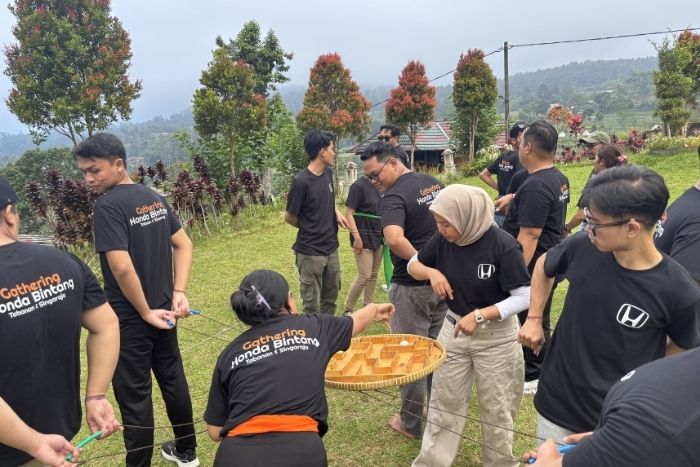 Team Building dan Trekking di Danau Buyan