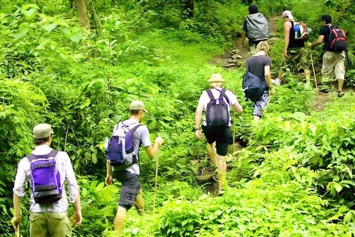 Team Building dan Trekking di Danau Buyan